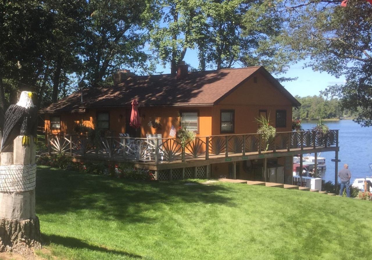Clear Lake Resort West Branch Exterior photo