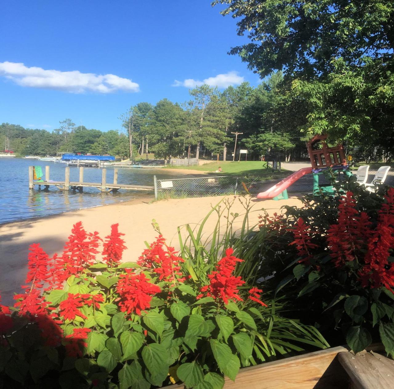 Clear Lake Resort West Branch Exterior photo